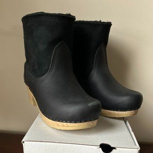 No.6 5" Pull on Shearling Clog Boot on Mid Heel in Black